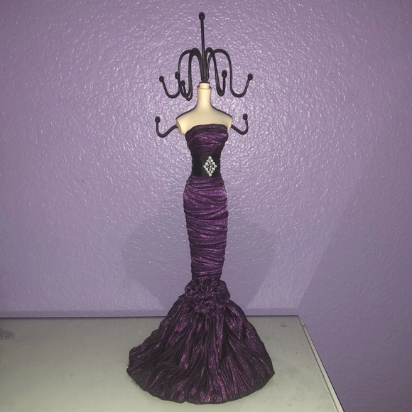 Jewelry - Jewelry Stand Glamour Dress